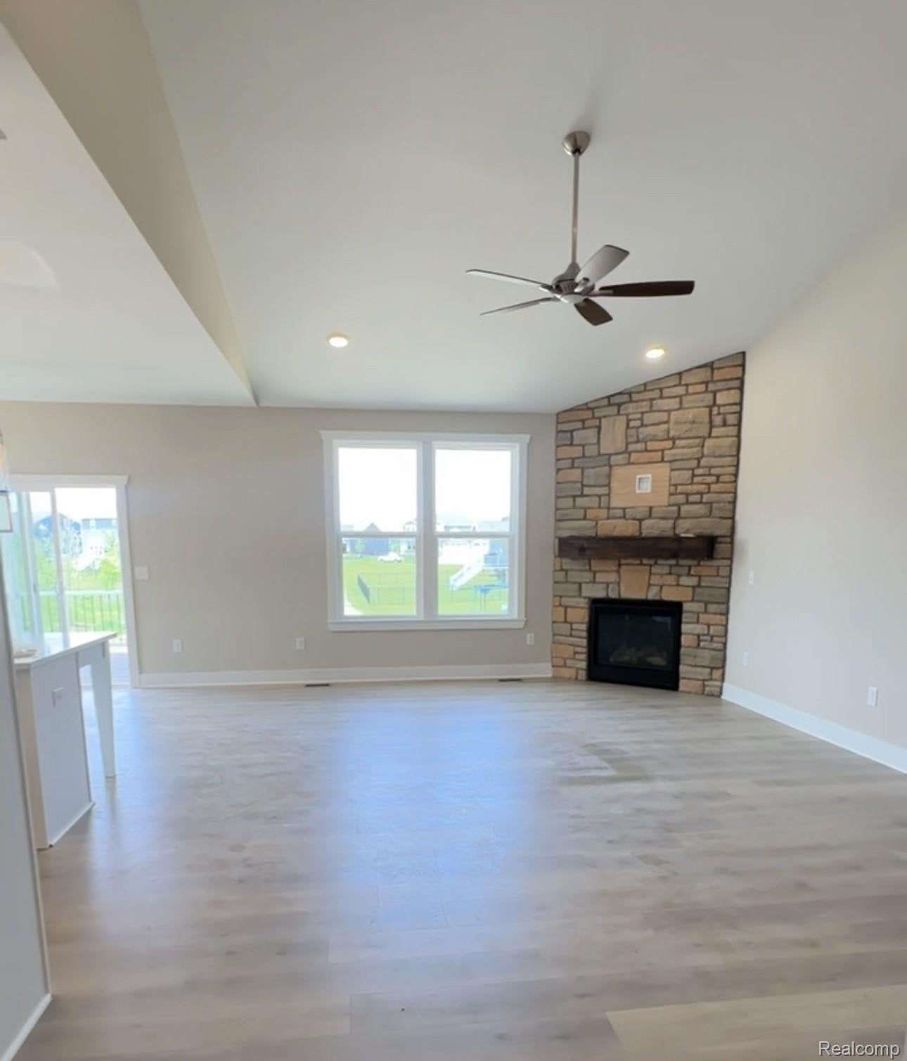 677 Round Rock Dr