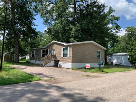 Photo of 25614 marshall Drive, Mattawan Village, MI 49071 (MLS # 66025032984)