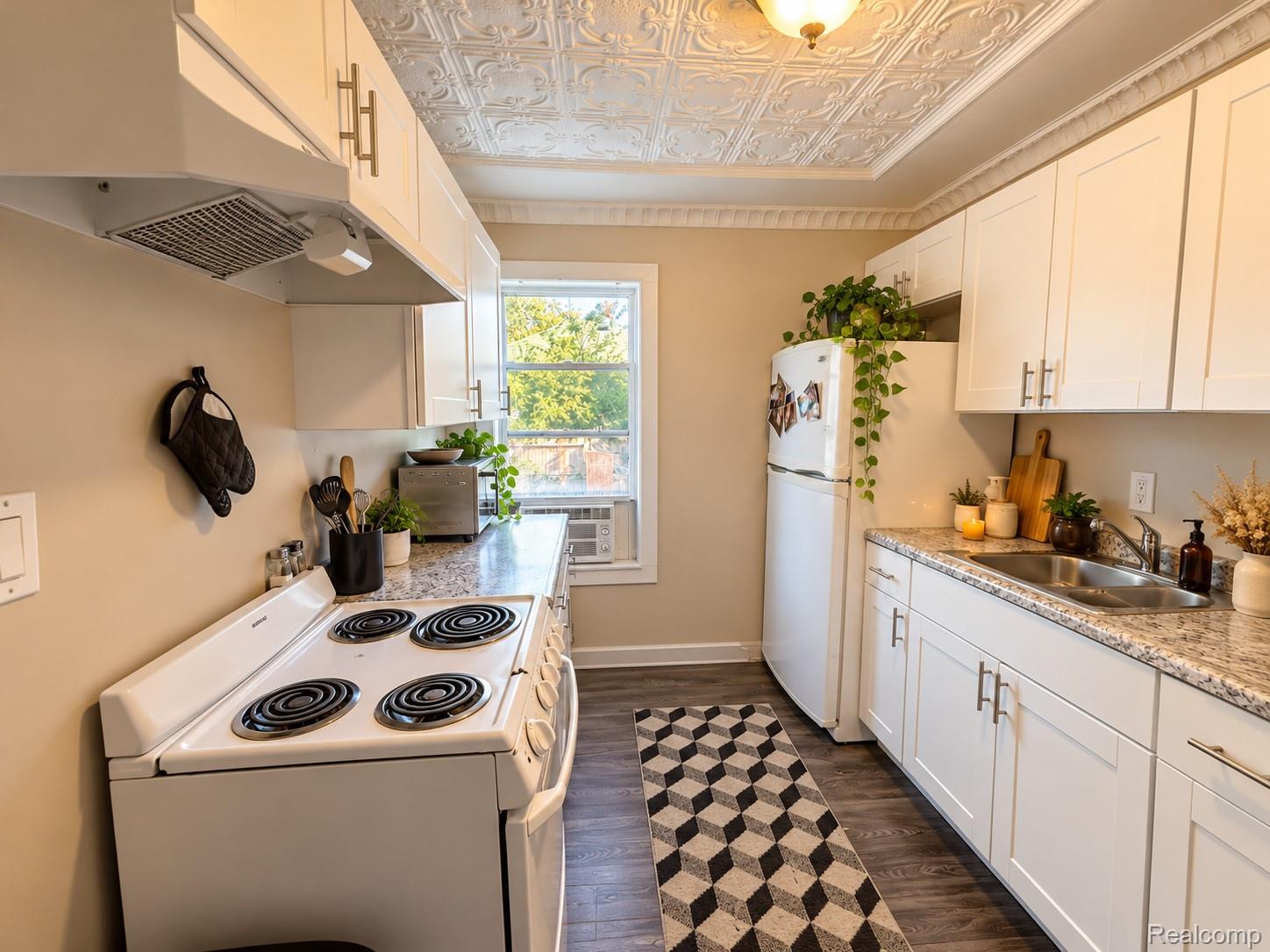 854 Maplewood #2 Avenue