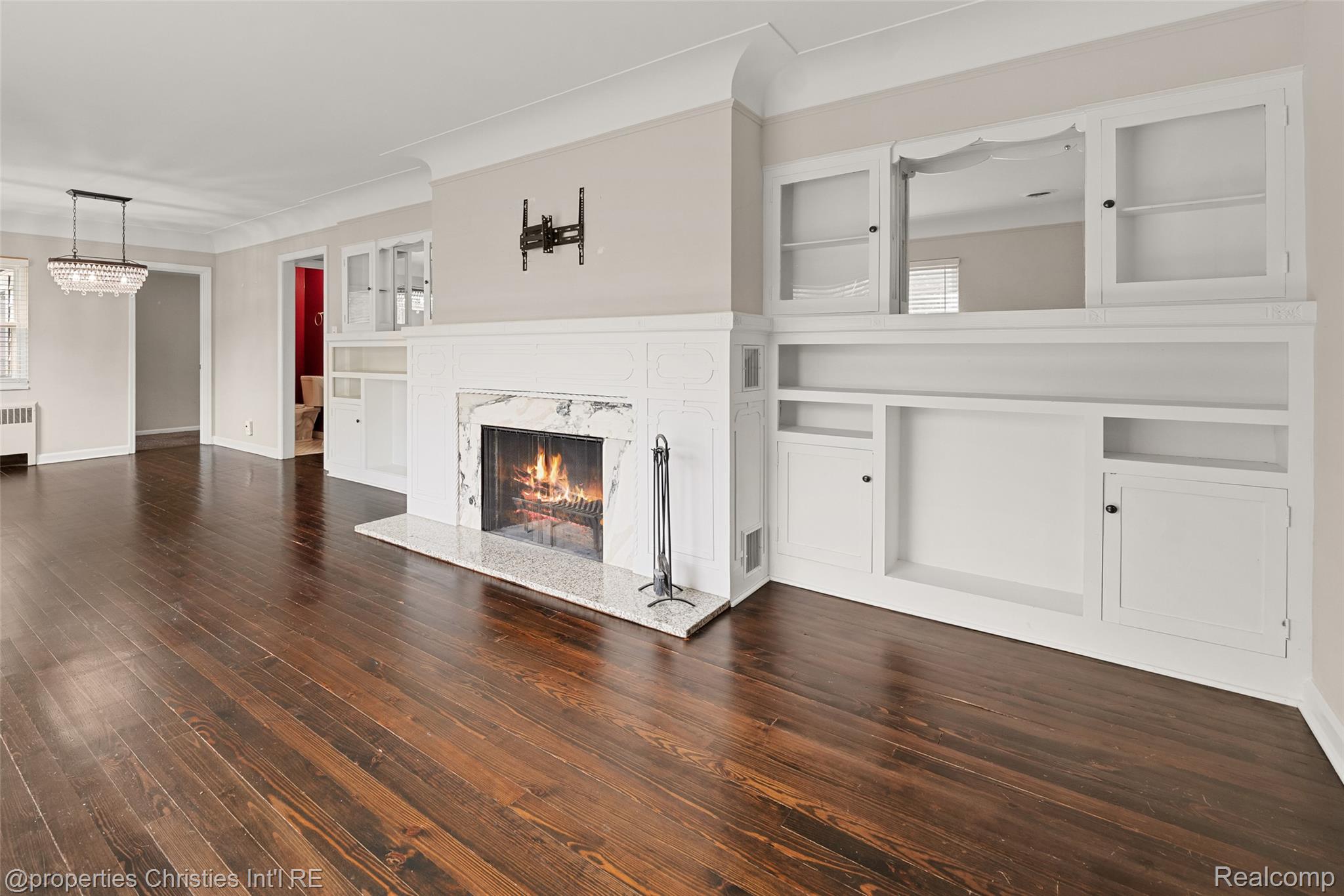 19128 Coral Gables Street