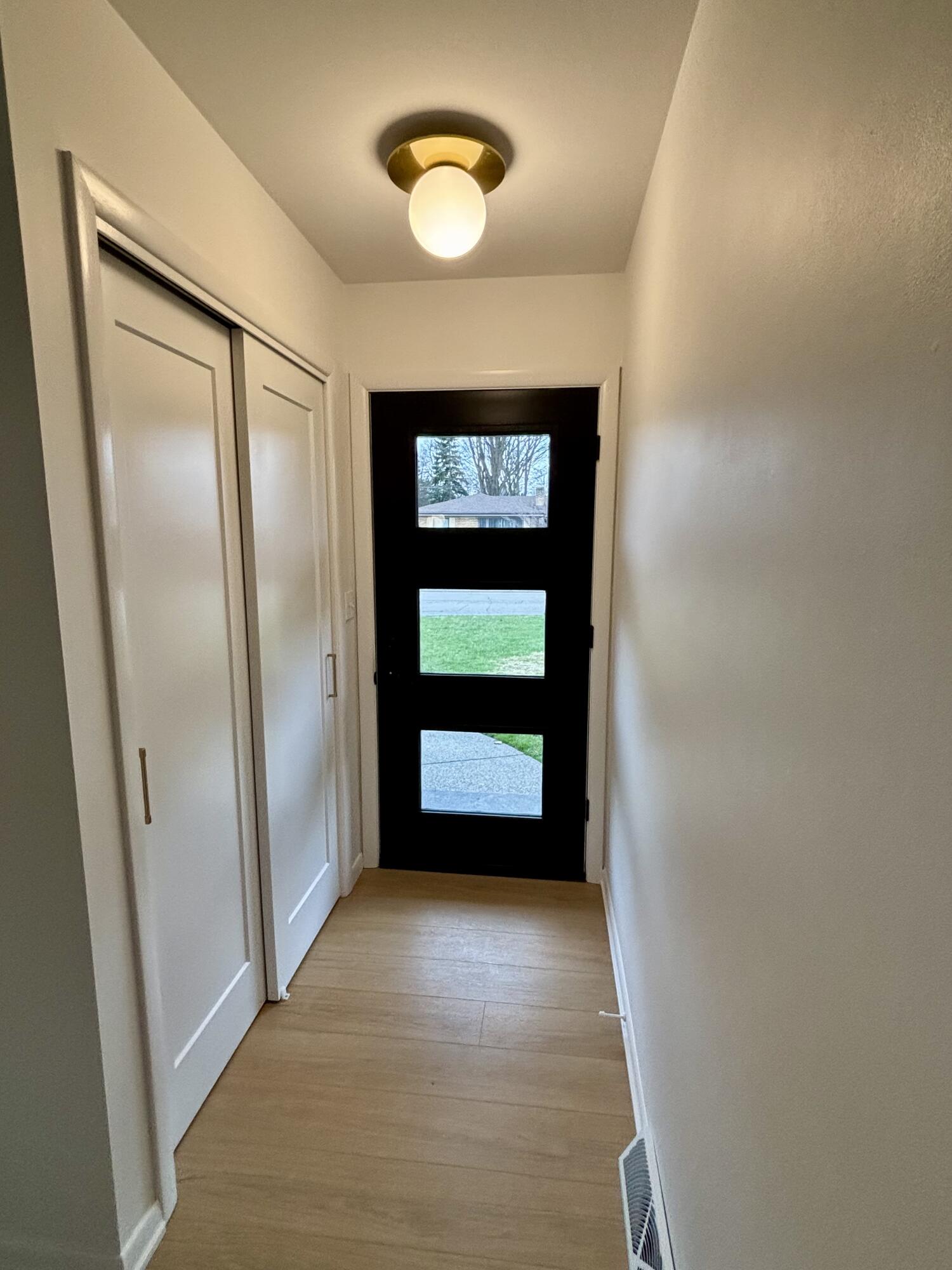 2135 Apple Avenue NW