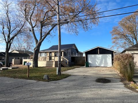 35754 Erie Drive Rockwood City MI 48173