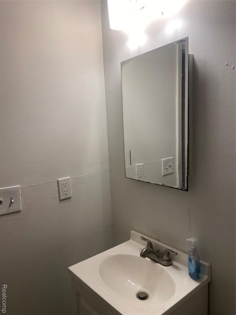 Tiny photo for 937 Barrie Avenue, Flint City, MI 48507 (MLS # 20261015254)