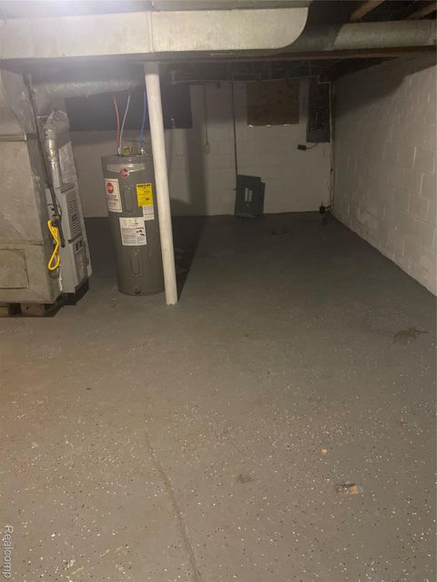 Tiny photo for 937 Barrie Avenue, Flint City, MI 48507 (MLS # 20261015254)