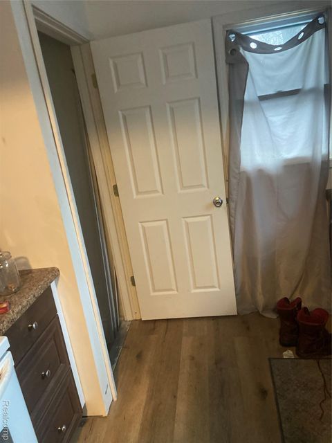 Tiny photo for 937 Barrie Avenue, Flint City, MI 48507 (MLS # 20261015254)