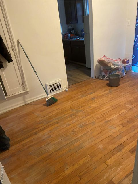 Tiny photo for 937 Barrie Avenue, Flint City, MI 48507 (MLS # 20261015254)