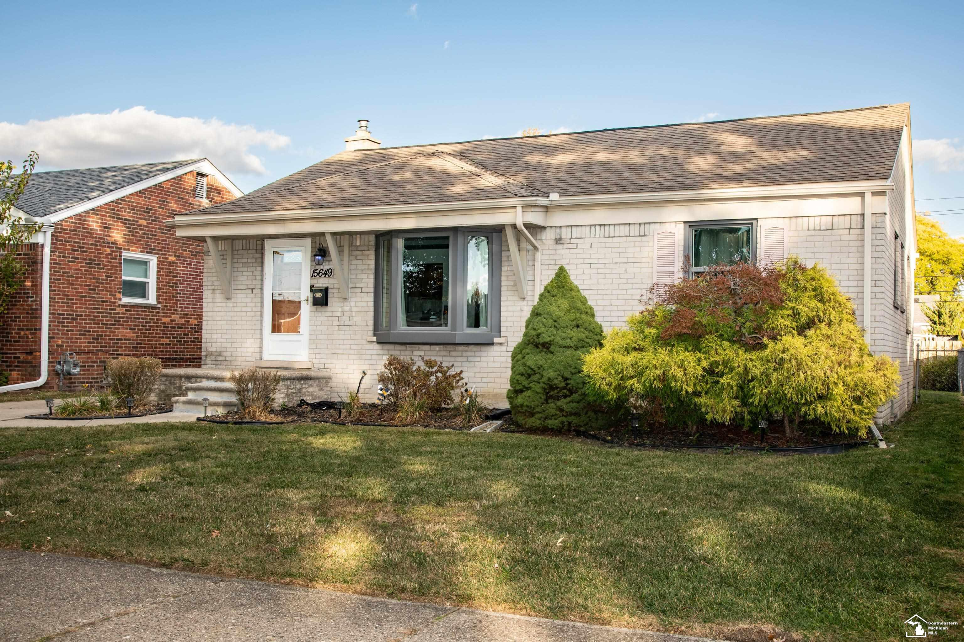 15649 Churchill Street