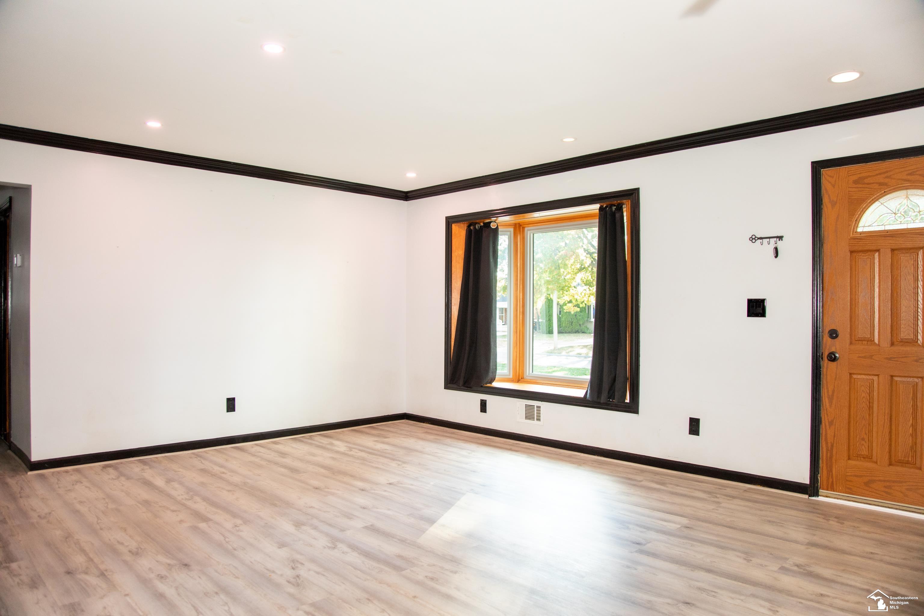 15649 Churchill Street