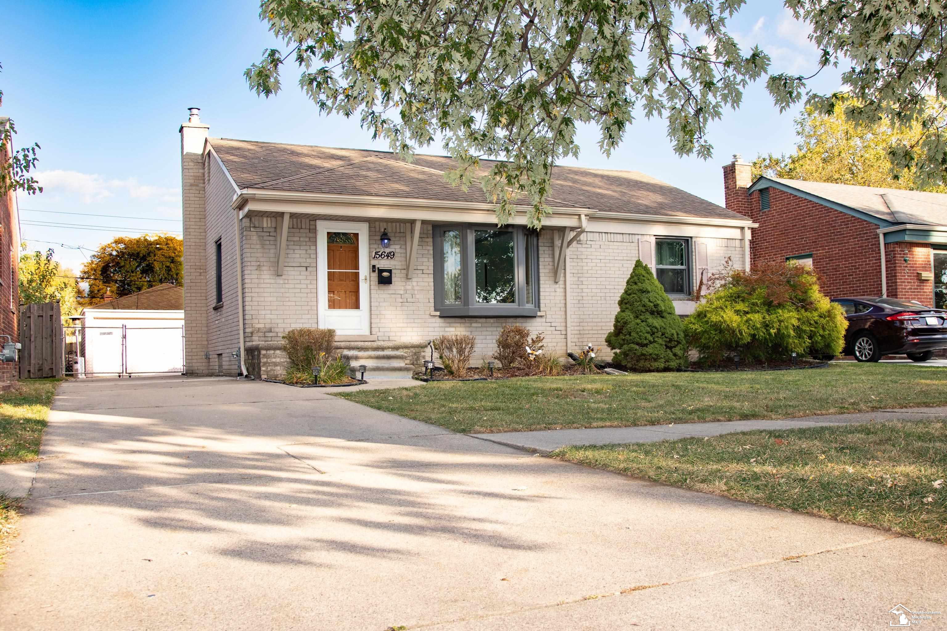 15649 Churchill Street