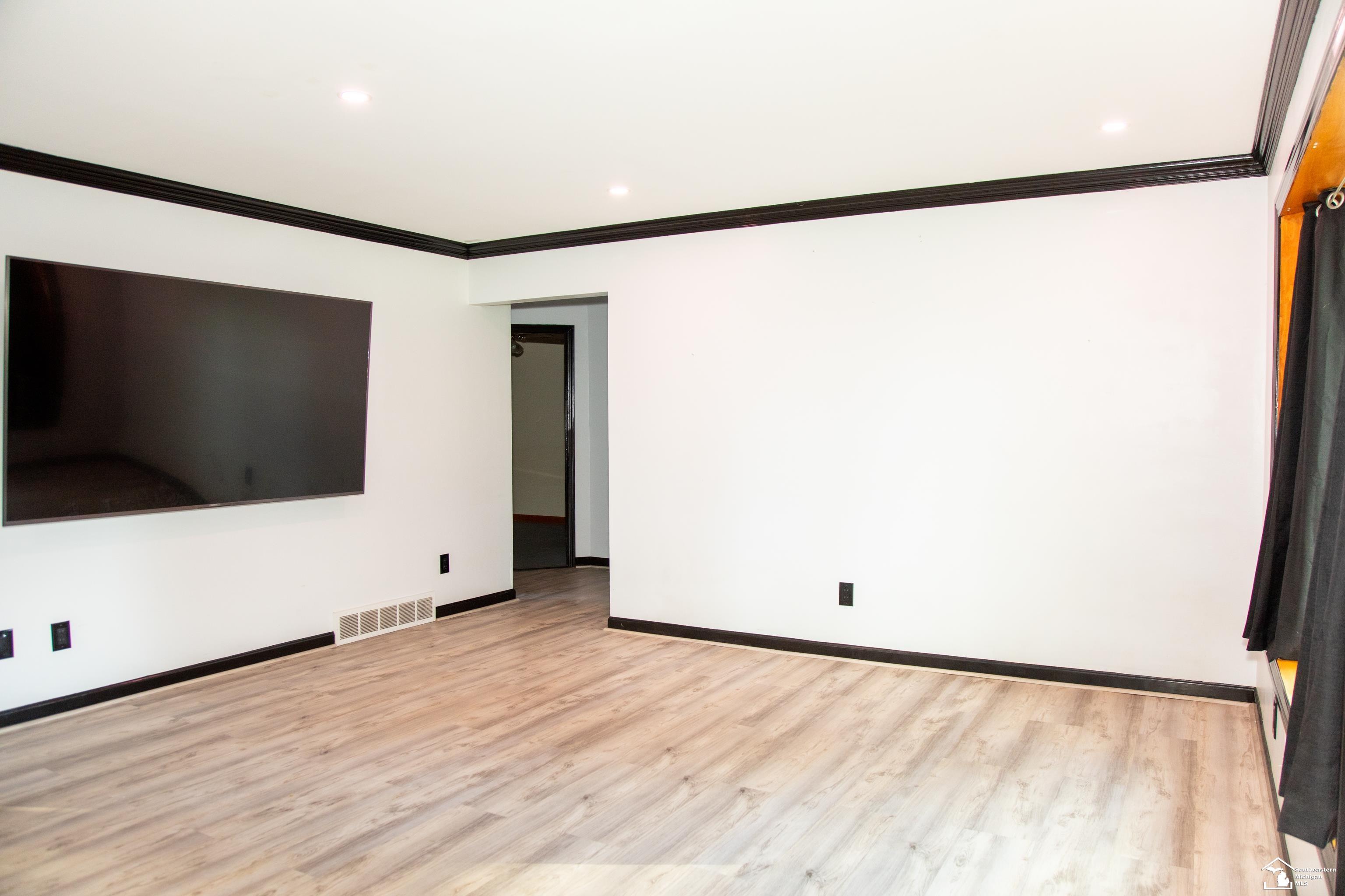 15649 Churchill Street