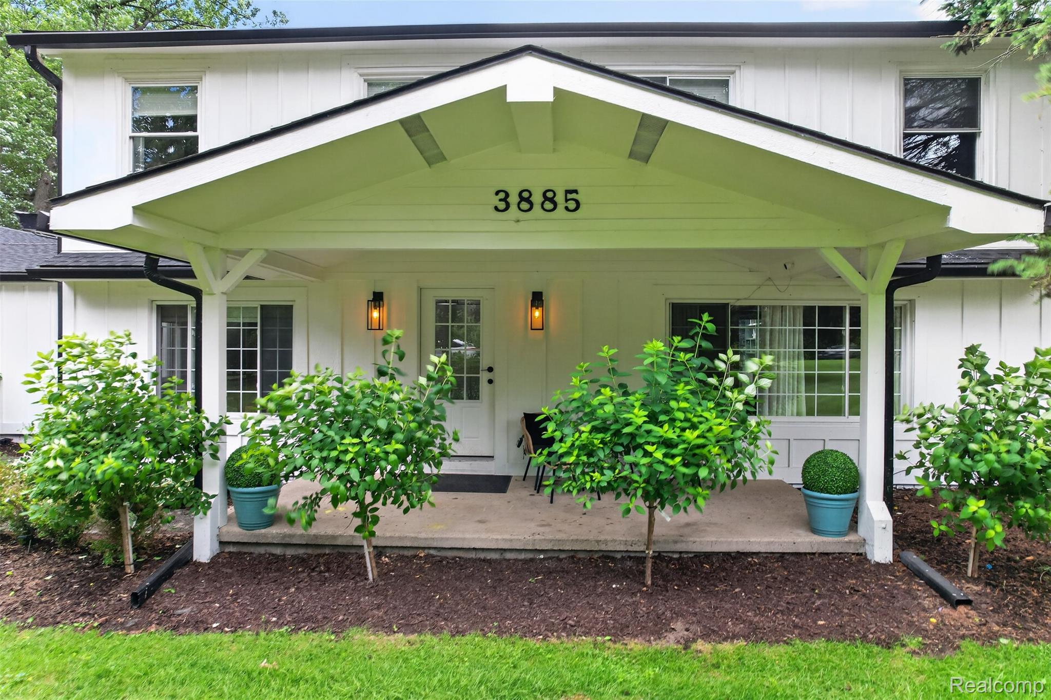 3885 Quarton Road