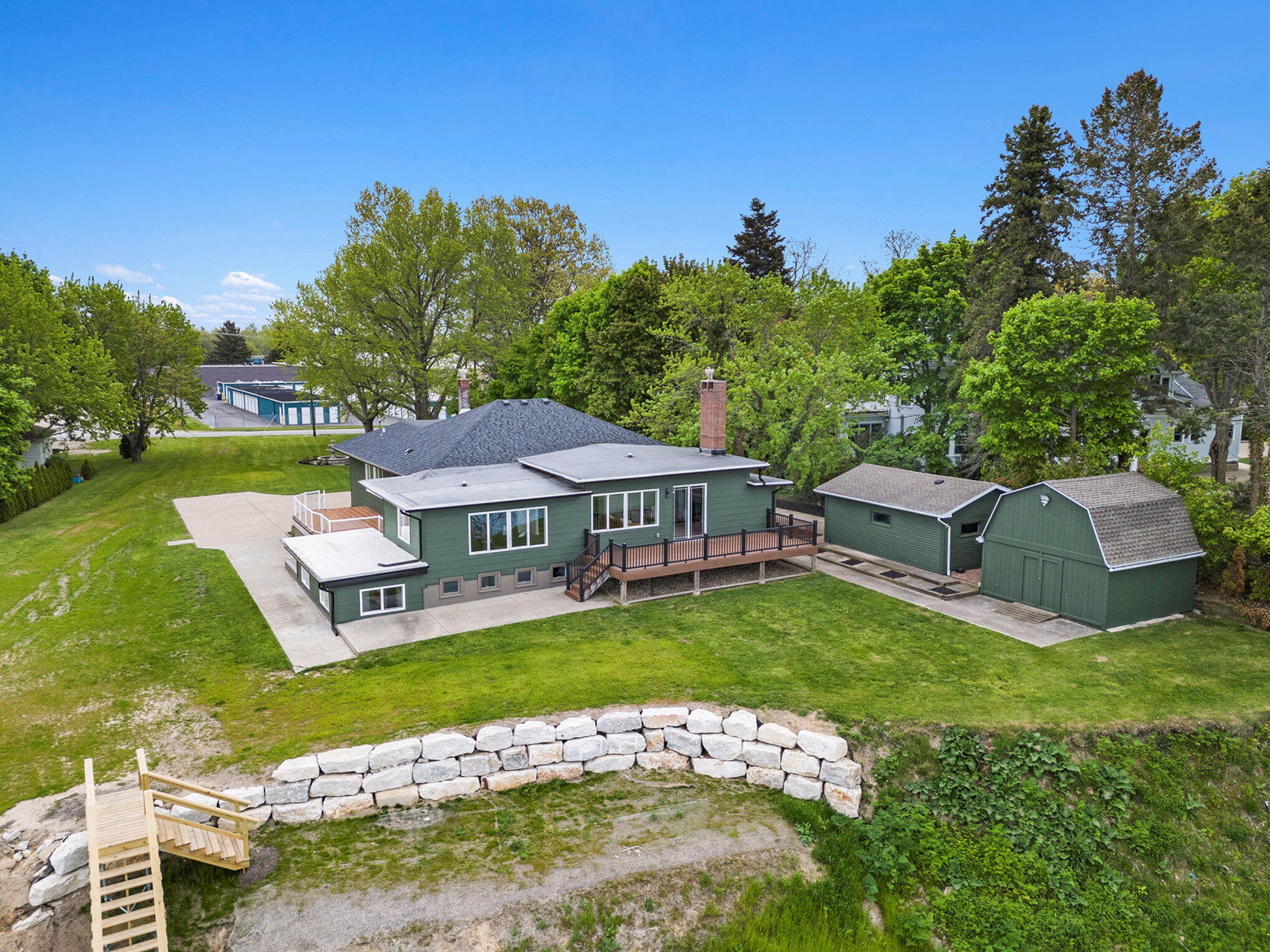3500 Lakeshore Drive