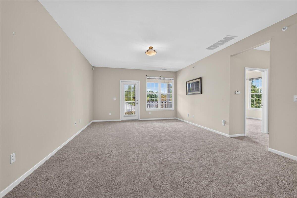 932 W Summerfield Glen Circle