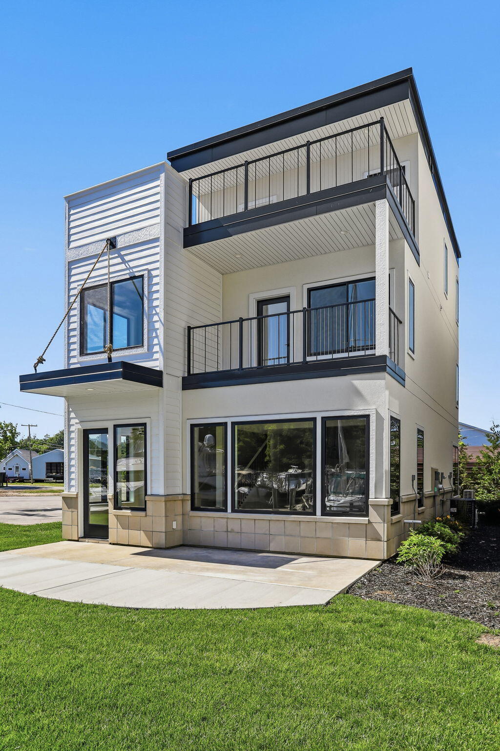 3 N Bailey Avenue 2