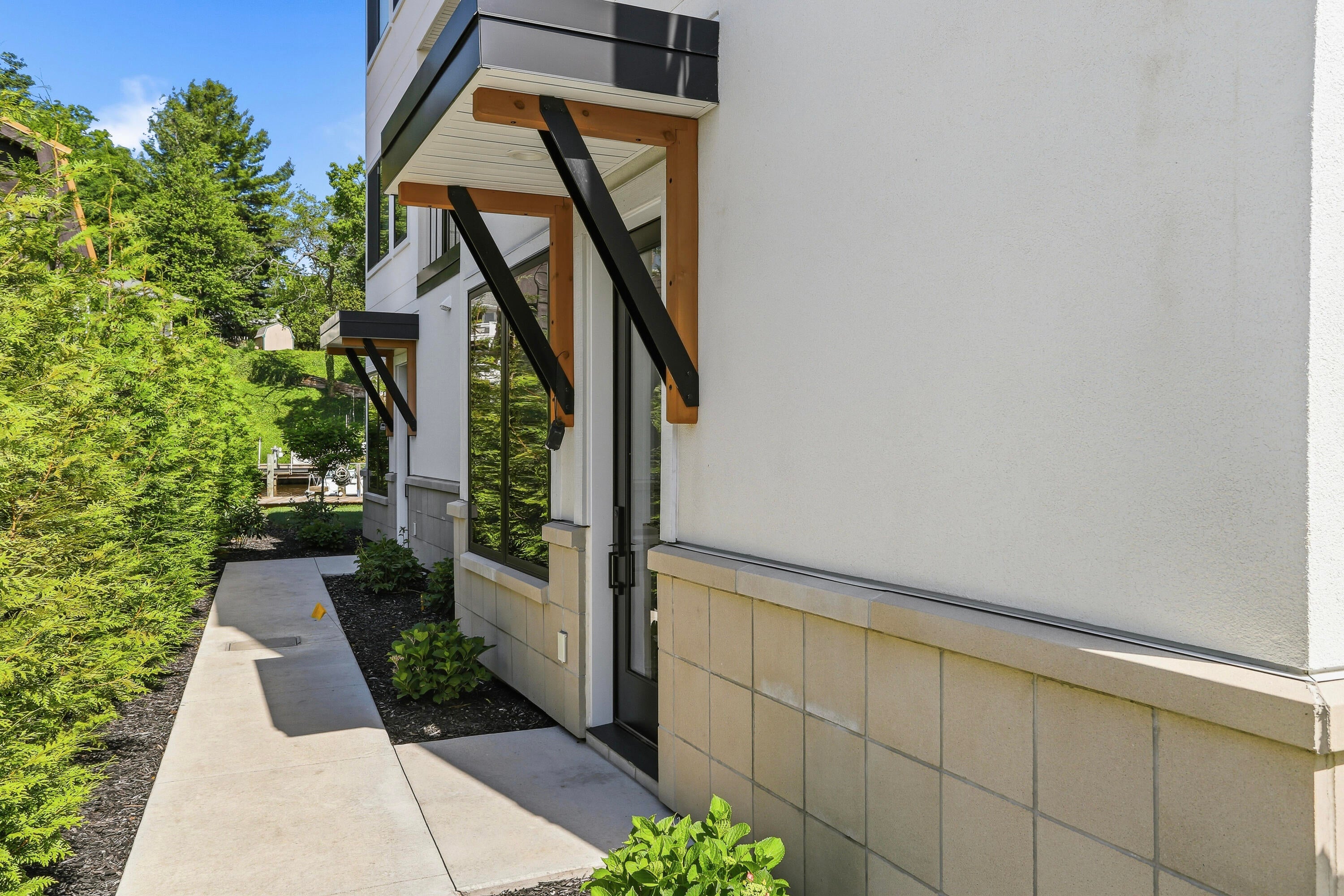 3 N Bailey Avenue 2