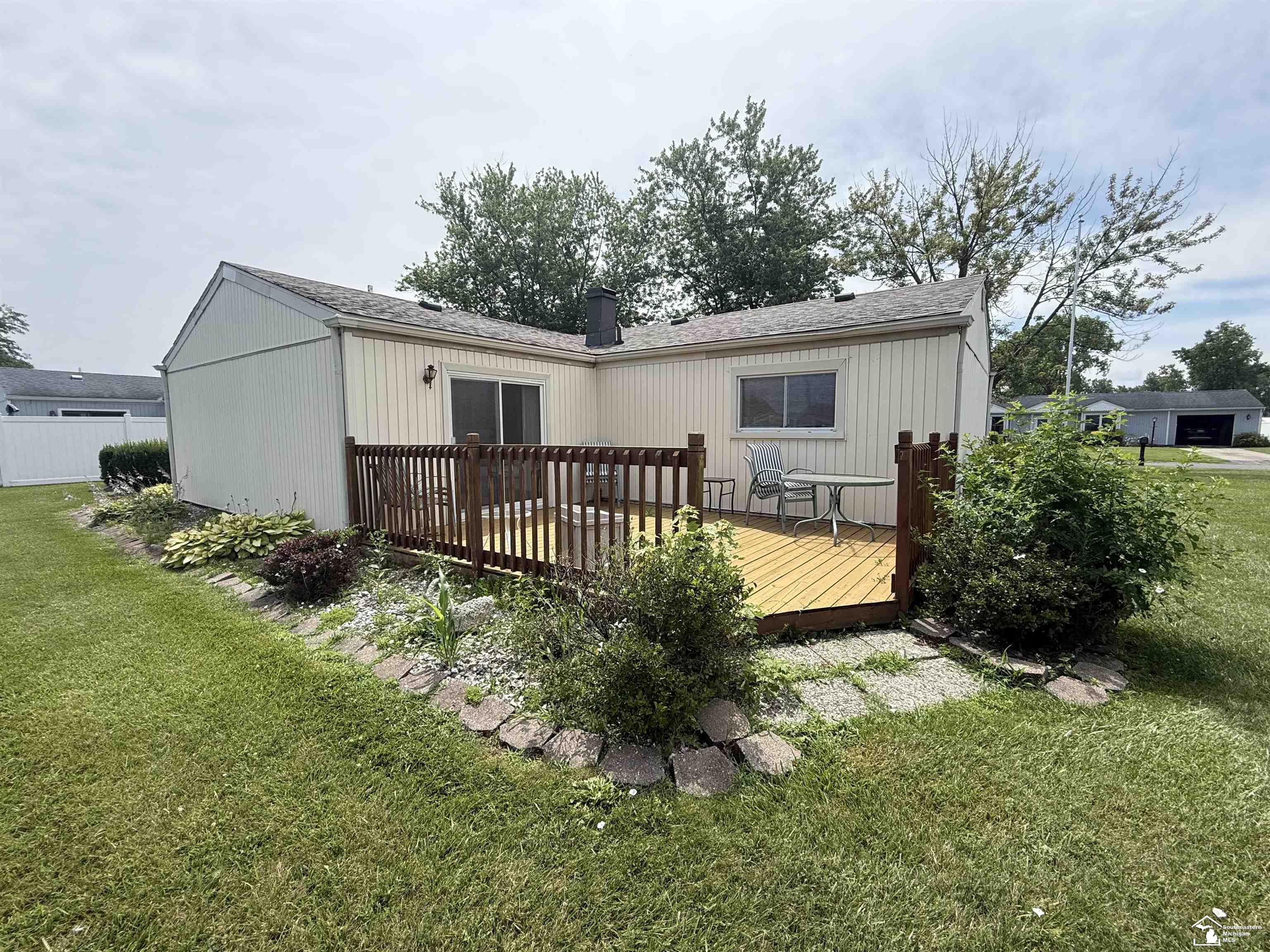 623 Leveque Circle