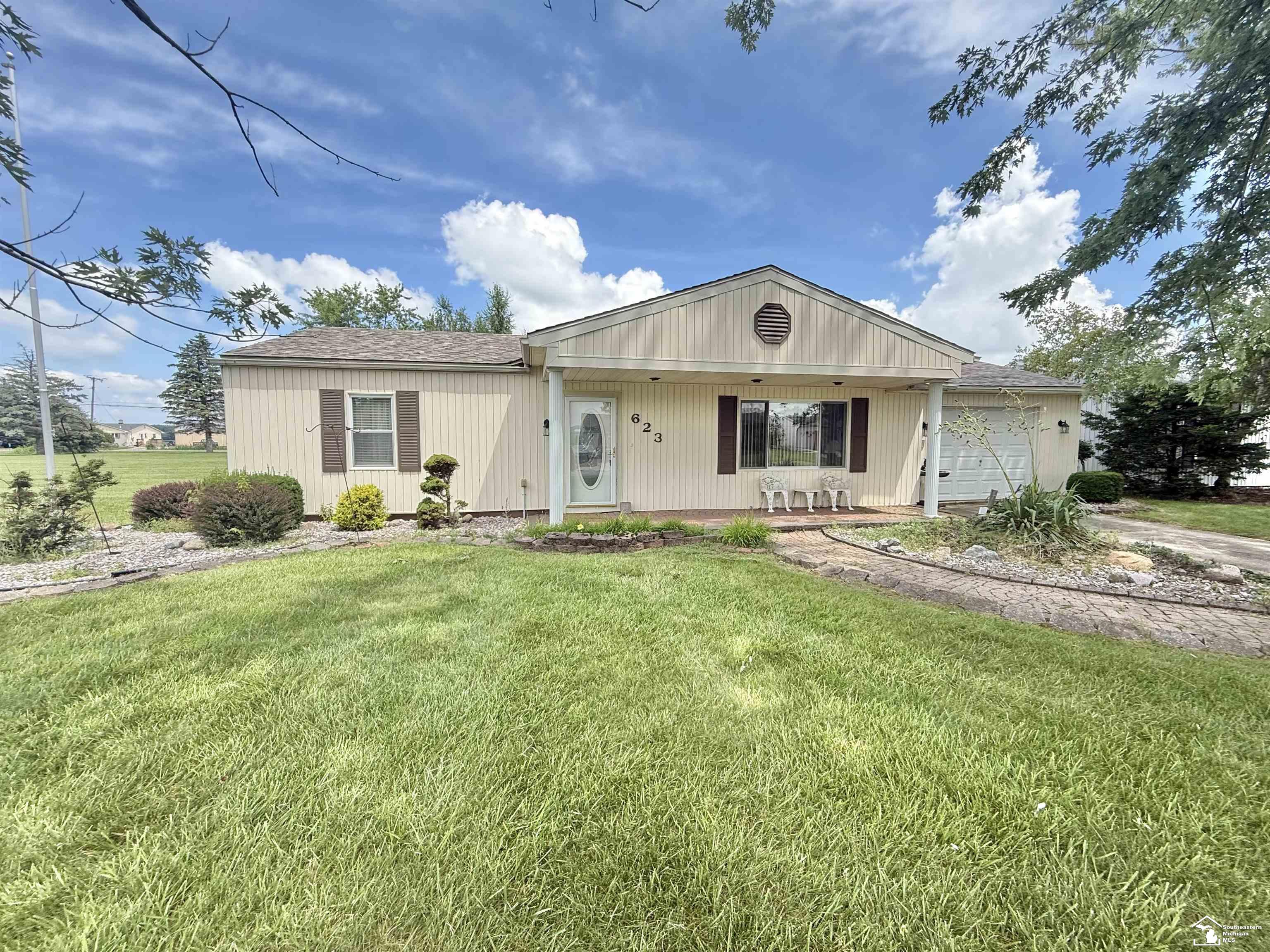 623 Leveque Circle