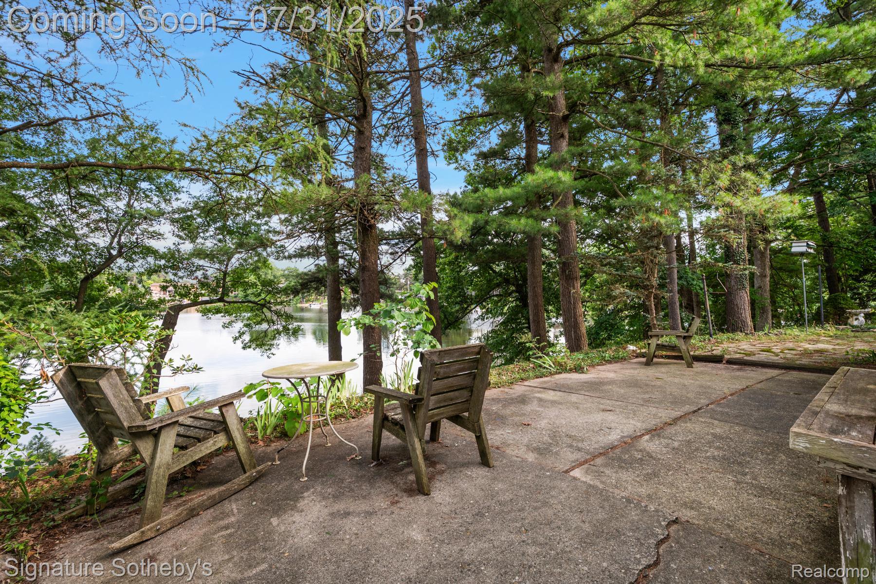 1035 Nakomis Trail