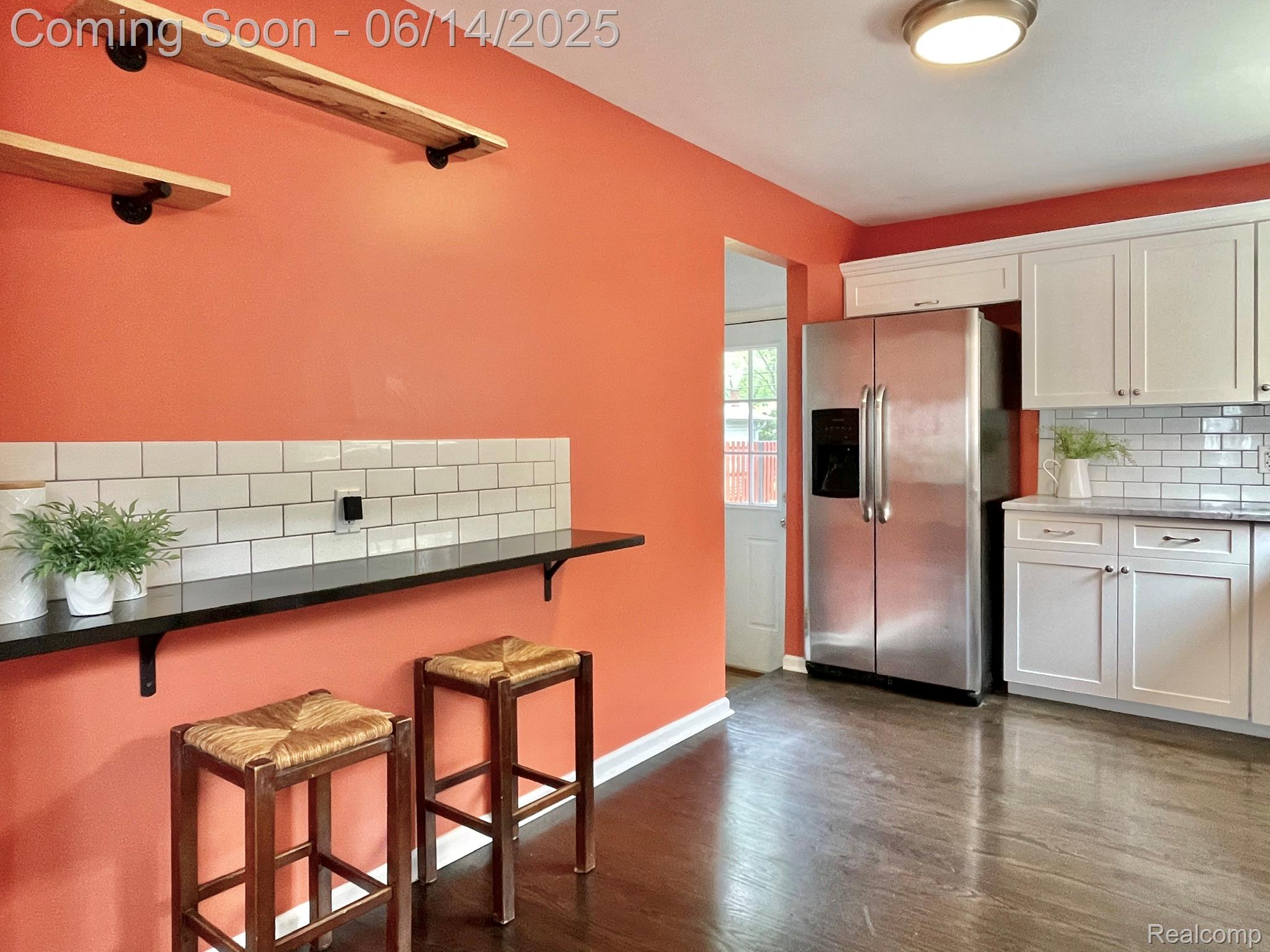 Madison Heights City, Michigan 48071, United States, 3 Bedrooms Bedrooms, ,2 BathroomsBathrooms,Residential,Pending,151244