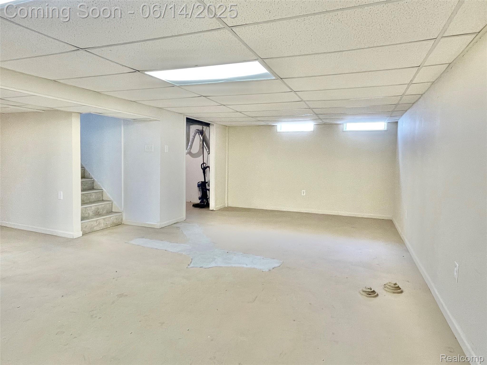 Madison Heights City, Michigan 48071, United States, 3 Bedrooms Bedrooms, ,2 BathroomsBathrooms,Residential,Pending,151244