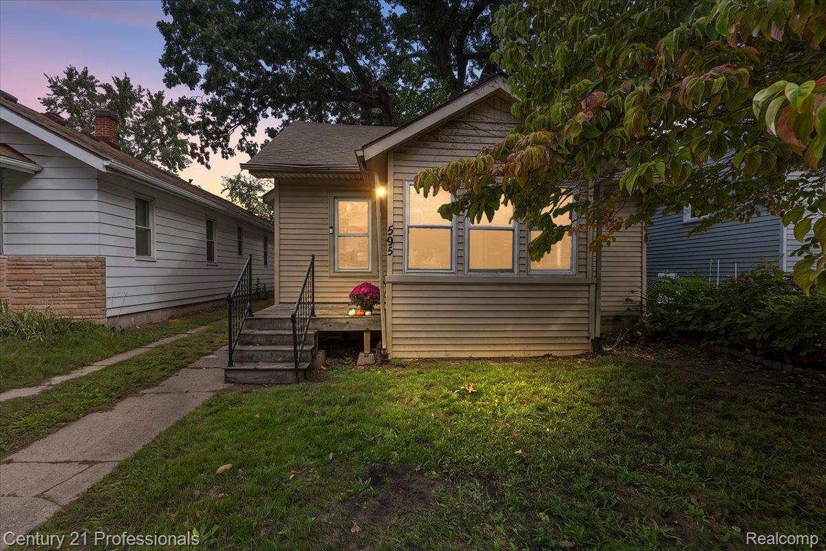 595 E Drayton Street