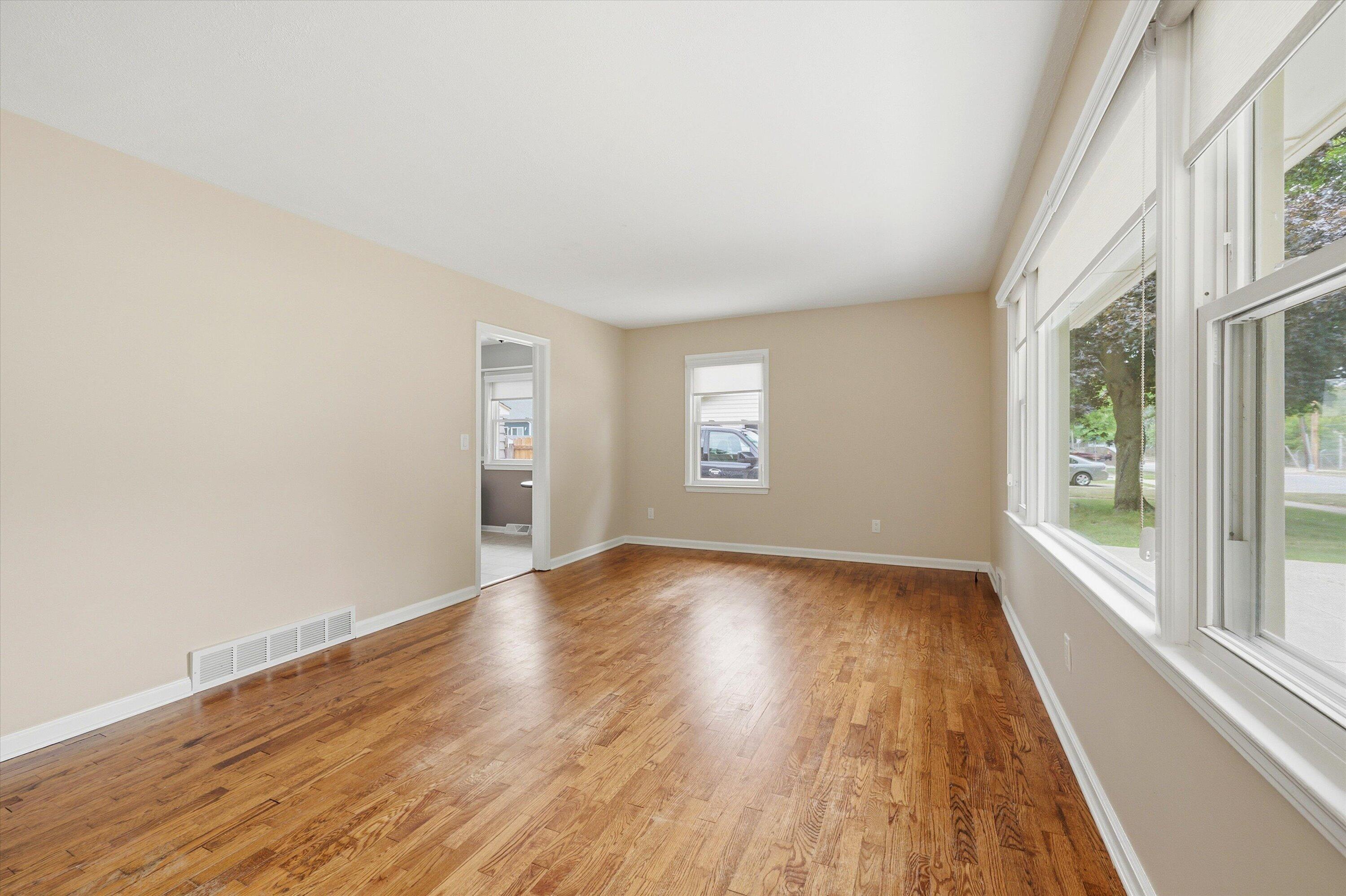 563 W Middle Street