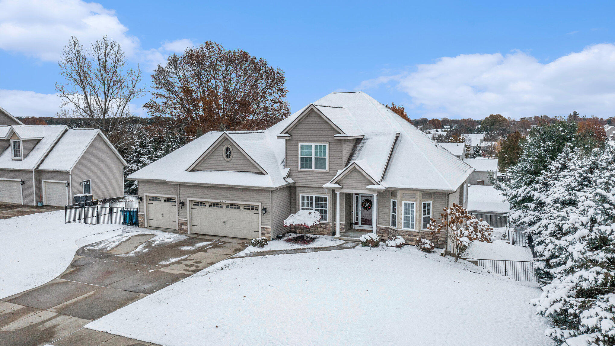 8427 Charlevoix Street