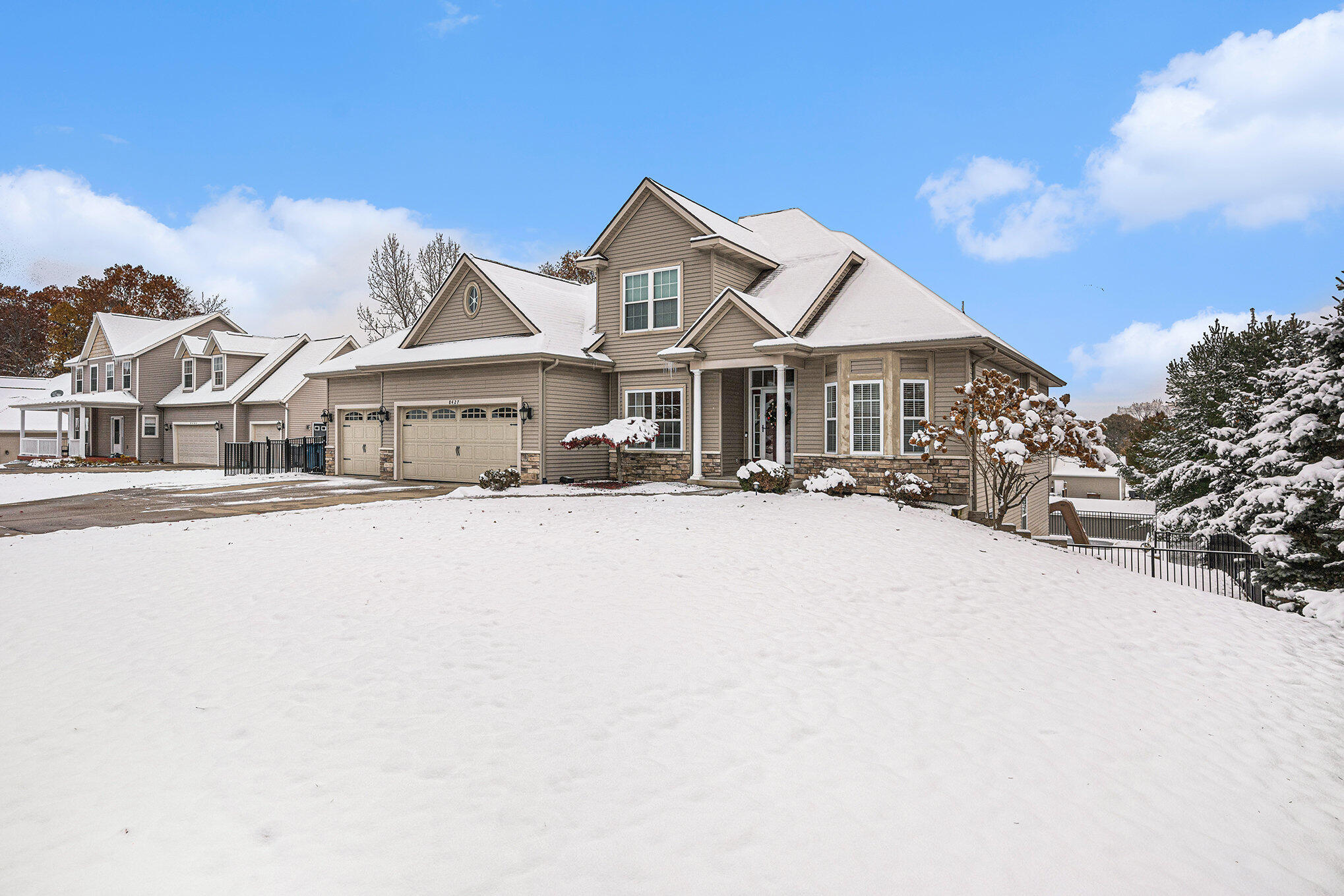 8427 Charlevoix Street