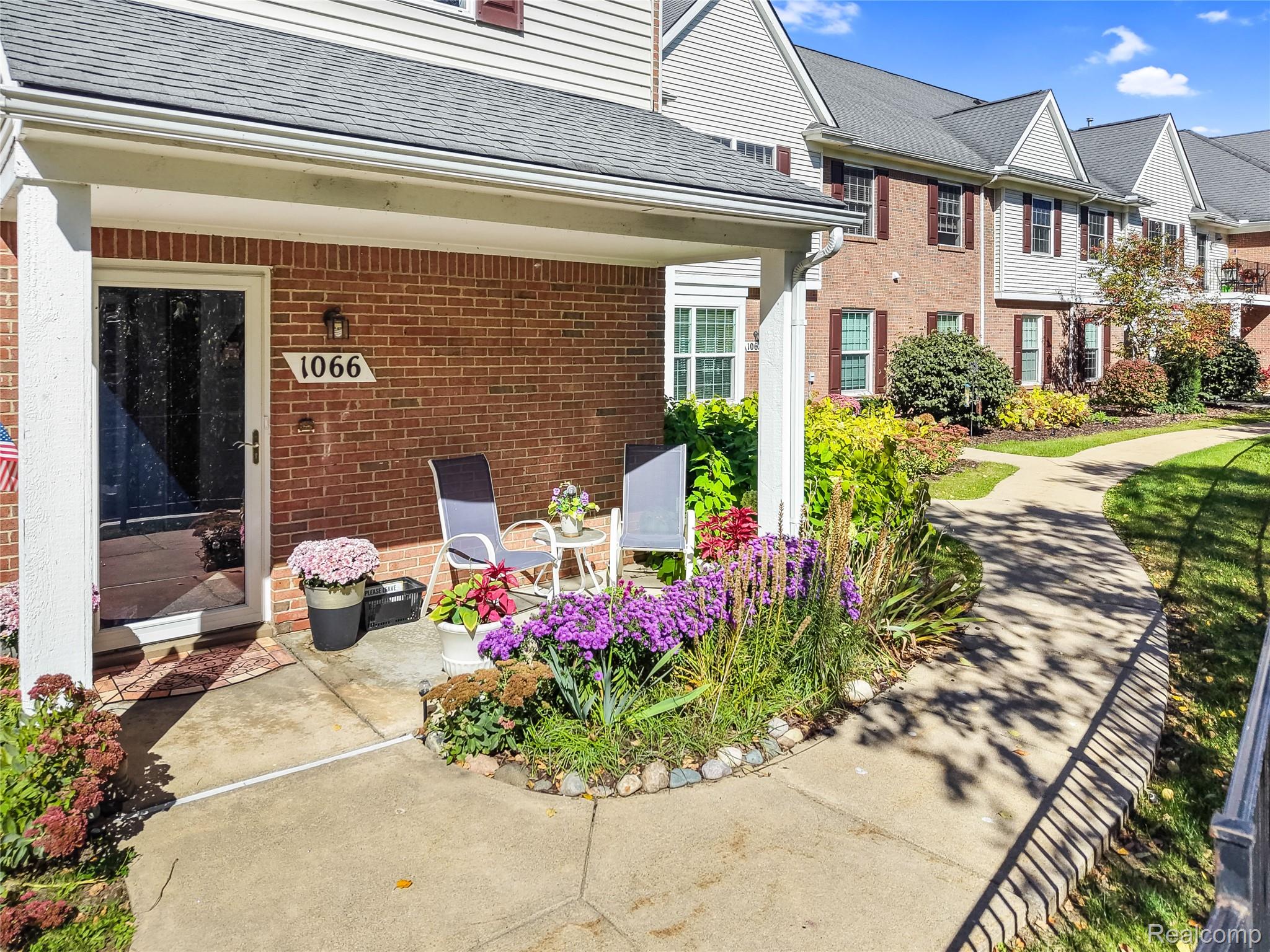 1066 Shiawassee Circle