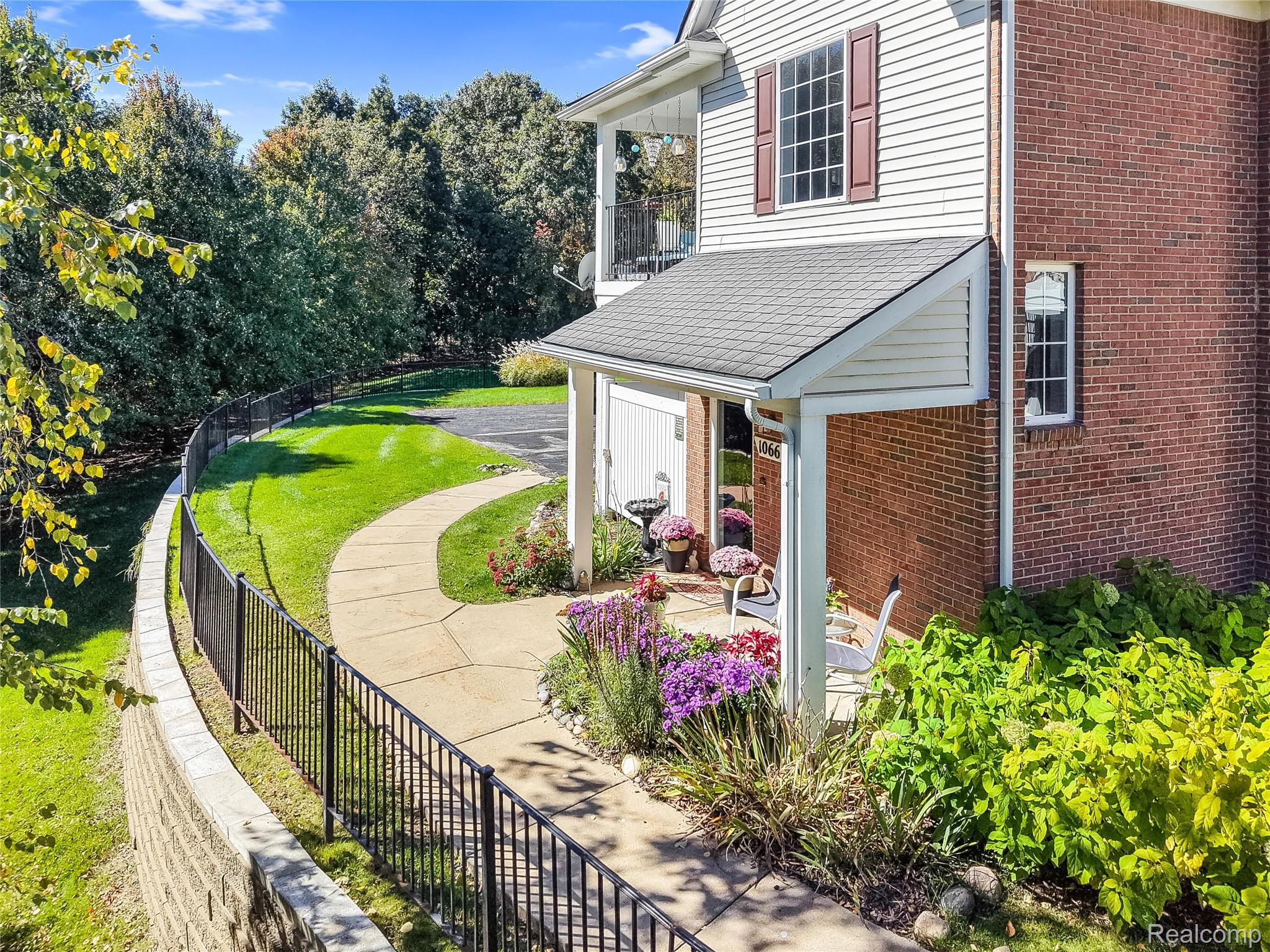 1066 Shiawassee Circle