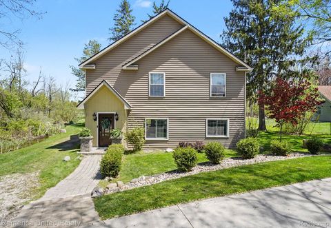 1736 Shoreline Drive Hartland Township MI 48353
