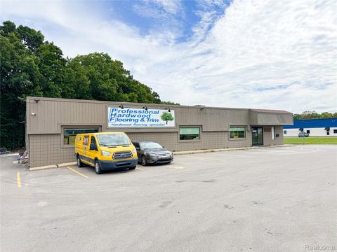 16745 Dixie Highway Groveland Township MI 48350