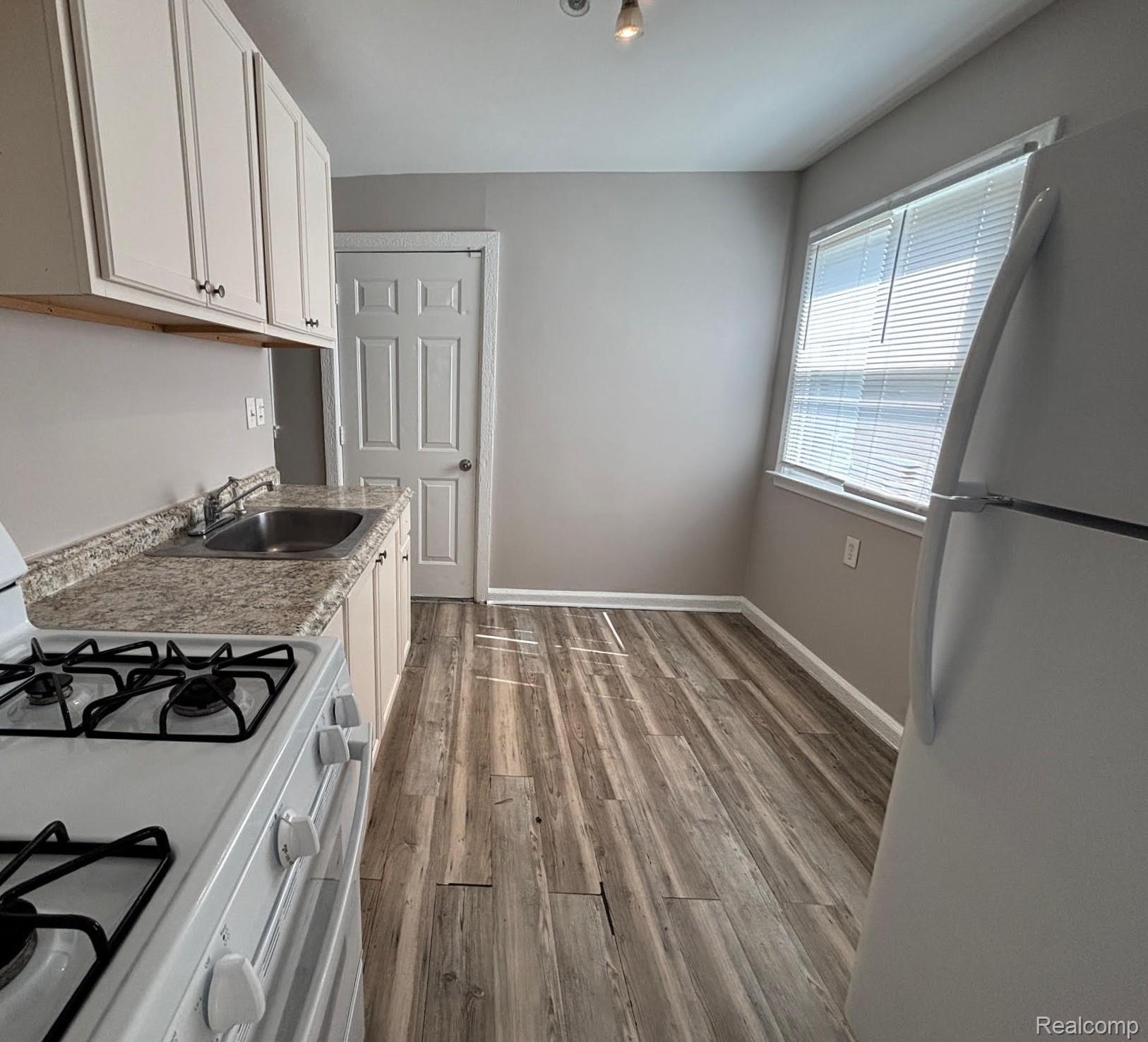 837 E WOODWARD HEIGHTS Boulevard