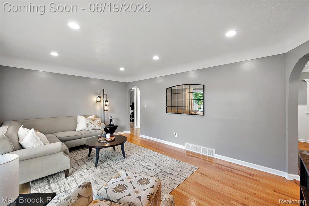 737 Panorama Drive