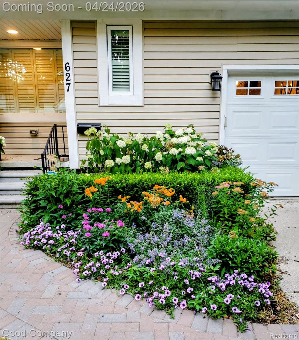 Photo of 627 Kayser Avenue, Royal Oak City, MI 48067 (MLS # 20261027276)