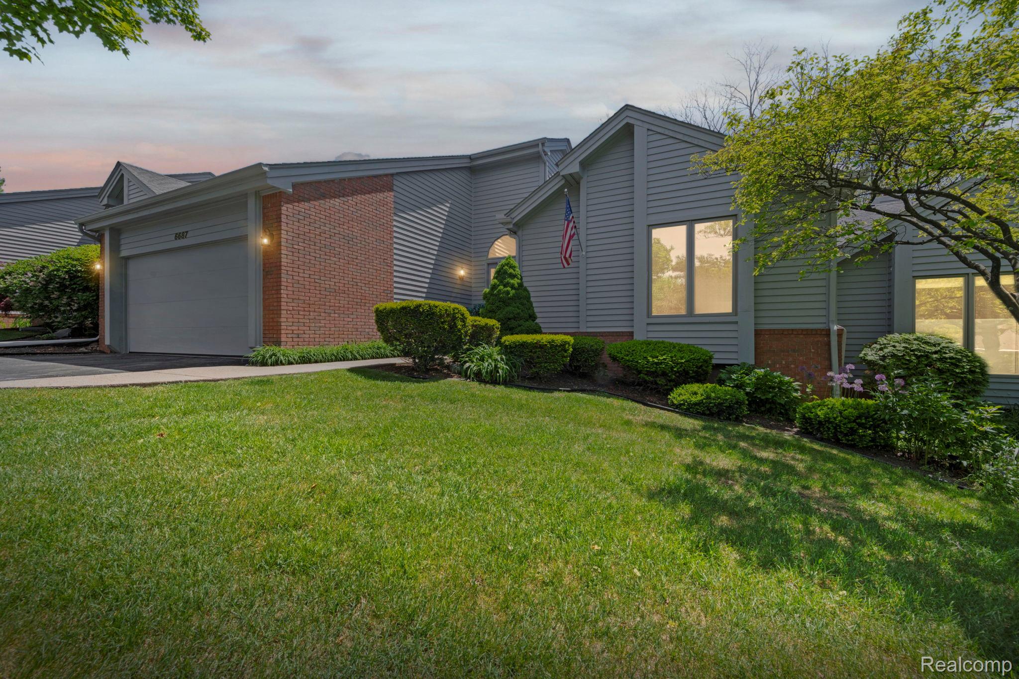 6687 Ridgeview Drive