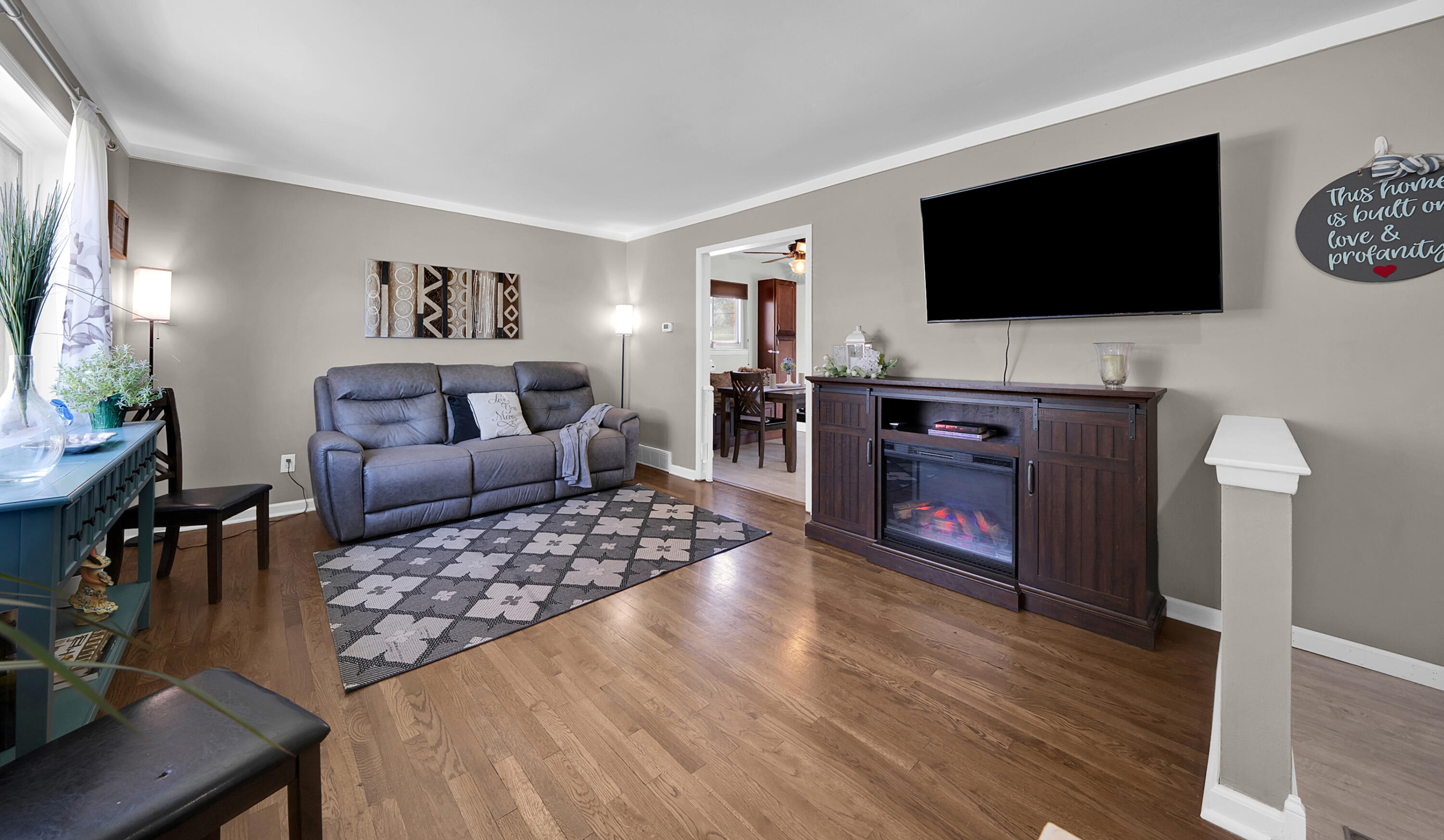 38202 Tottenham Road