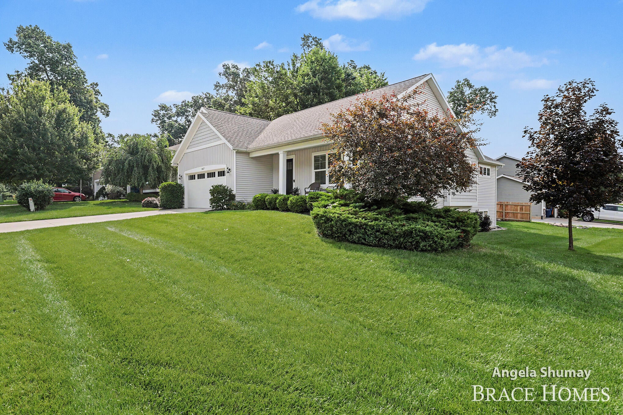 2637 Stockwood Drive NE