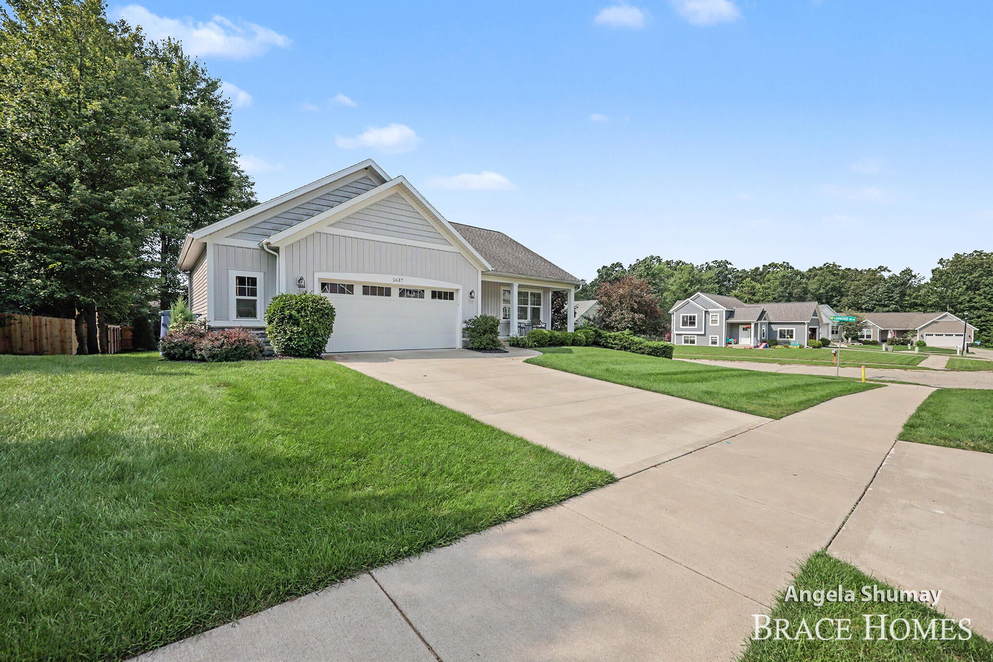 2637 Stockwood Drive NE