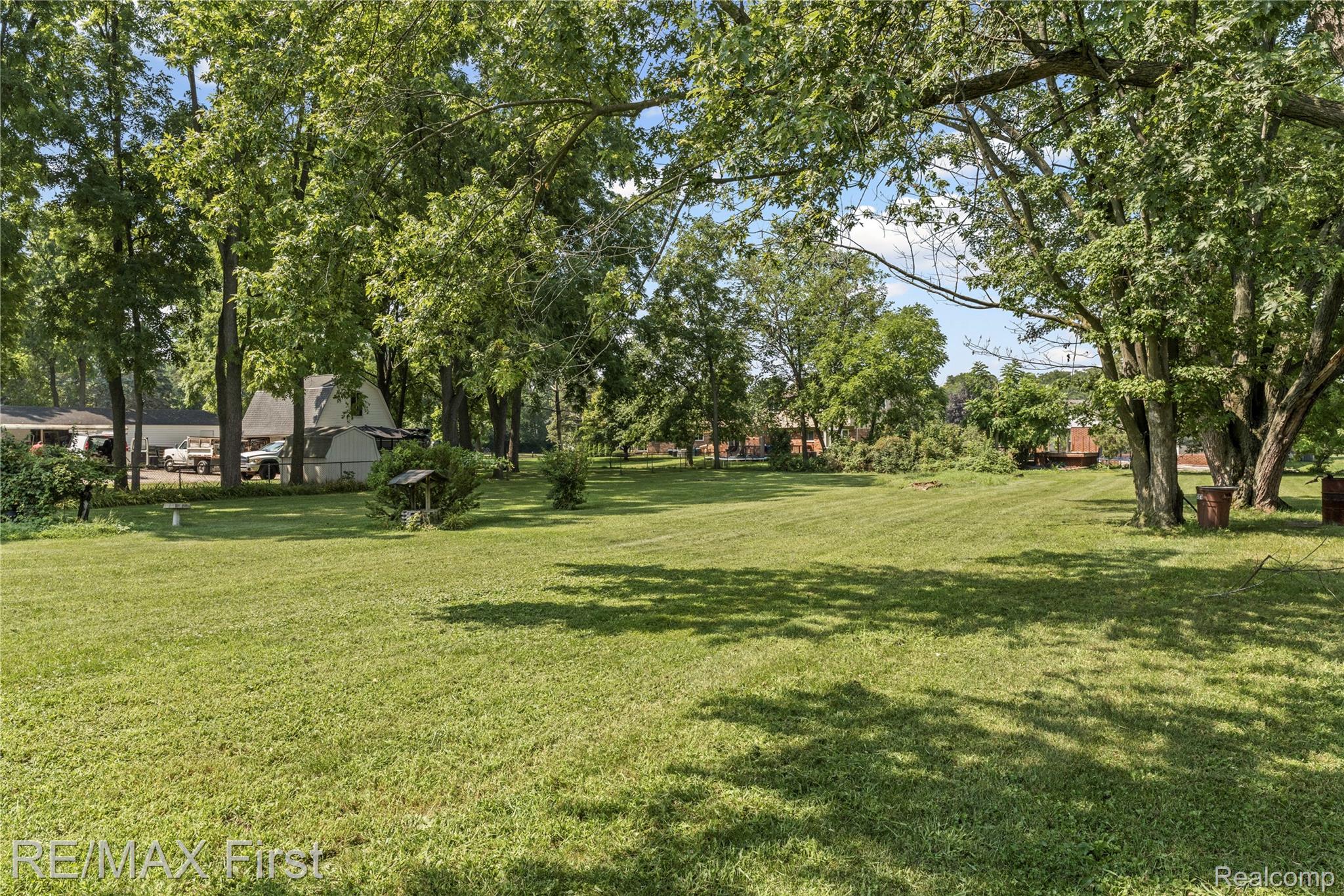 6829 John R Road