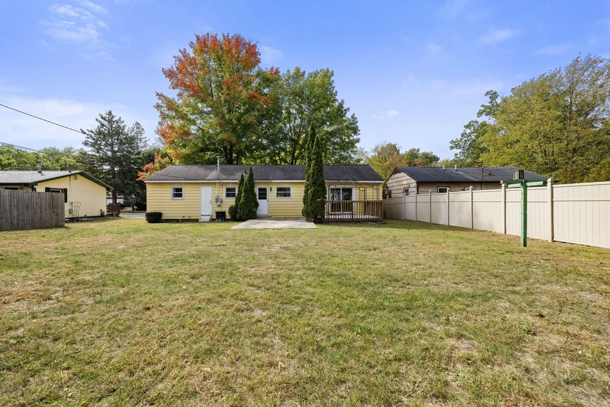 New Buffalo City, Michigan 49117, United States, 3 Bedrooms Bedrooms, ,1 BathroomBathrooms,Residential,Active,230474