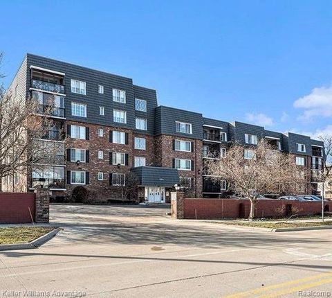 Photo of 3415 Benjamin Avenue #110, Royal Oak City, MI 48073 (MLS # 20251052065)