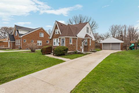 18239 Glendale Street Roseville City MI 48066