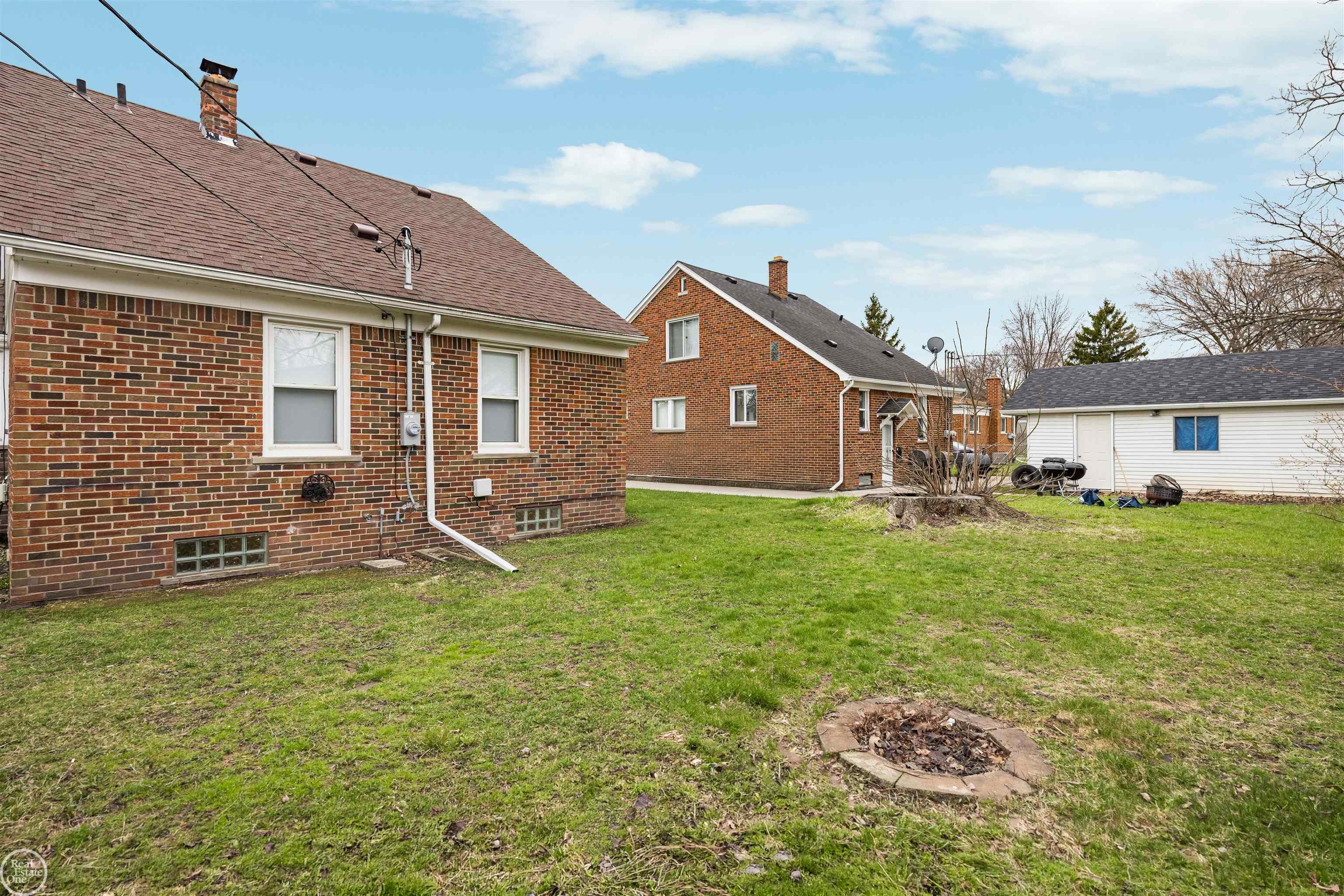 18239 Glendale Street