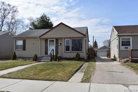 26103 Palmer Boulevard Madison Heights City MI 48071