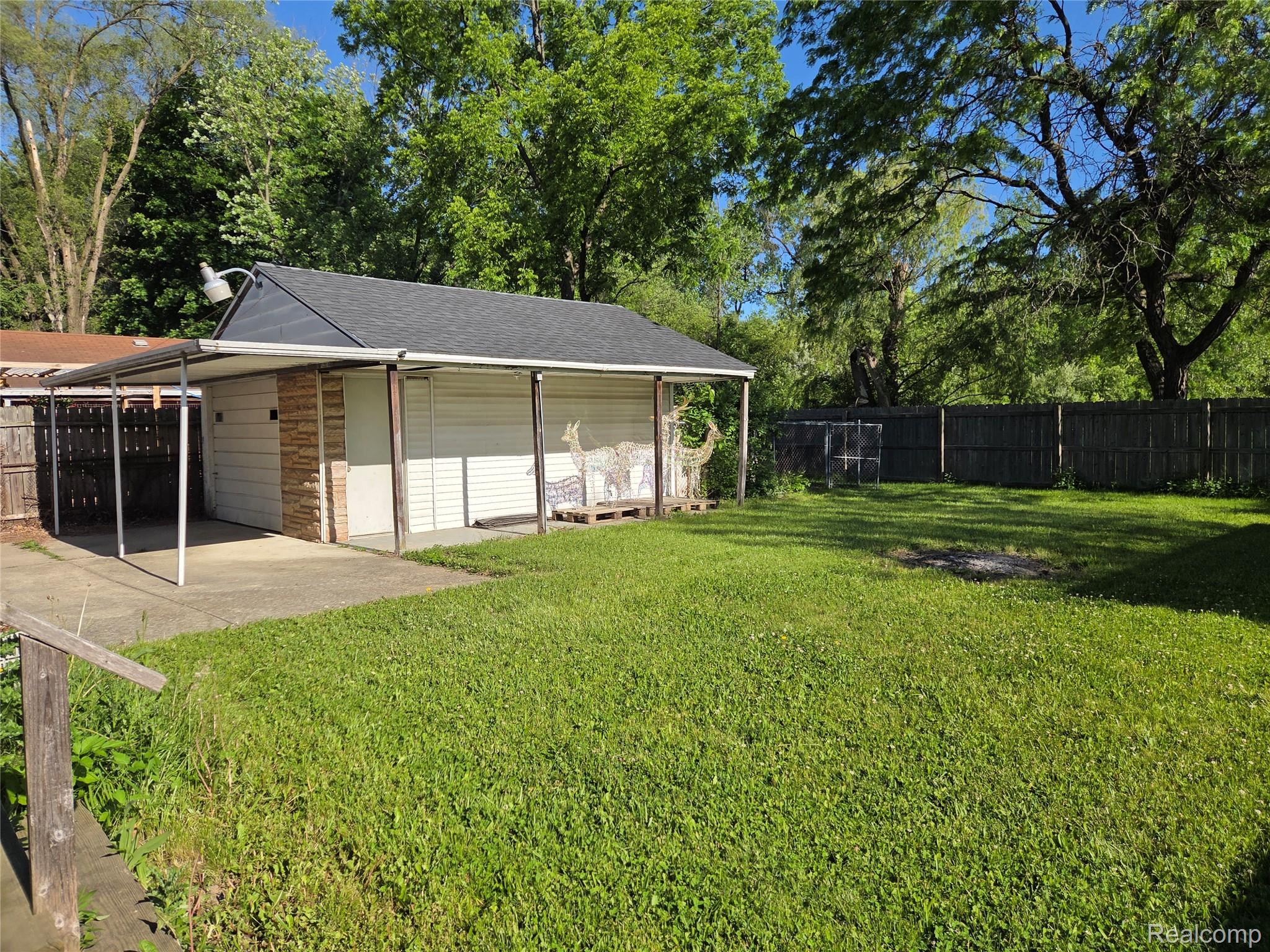 1213 Mohawk Avenue