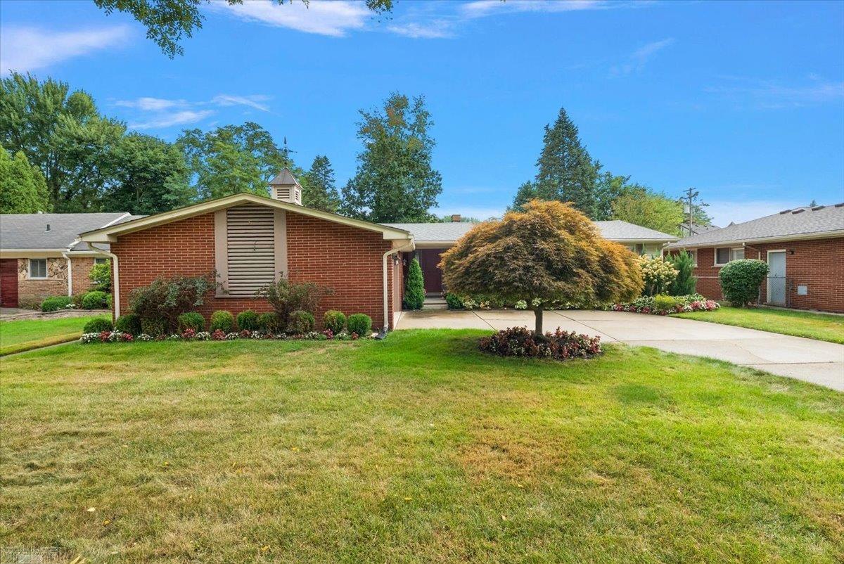 589 Anita Avenue