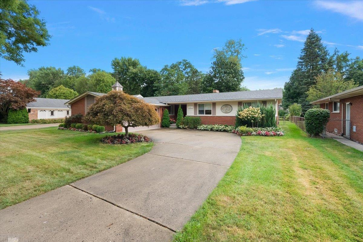 589 Anita Avenue