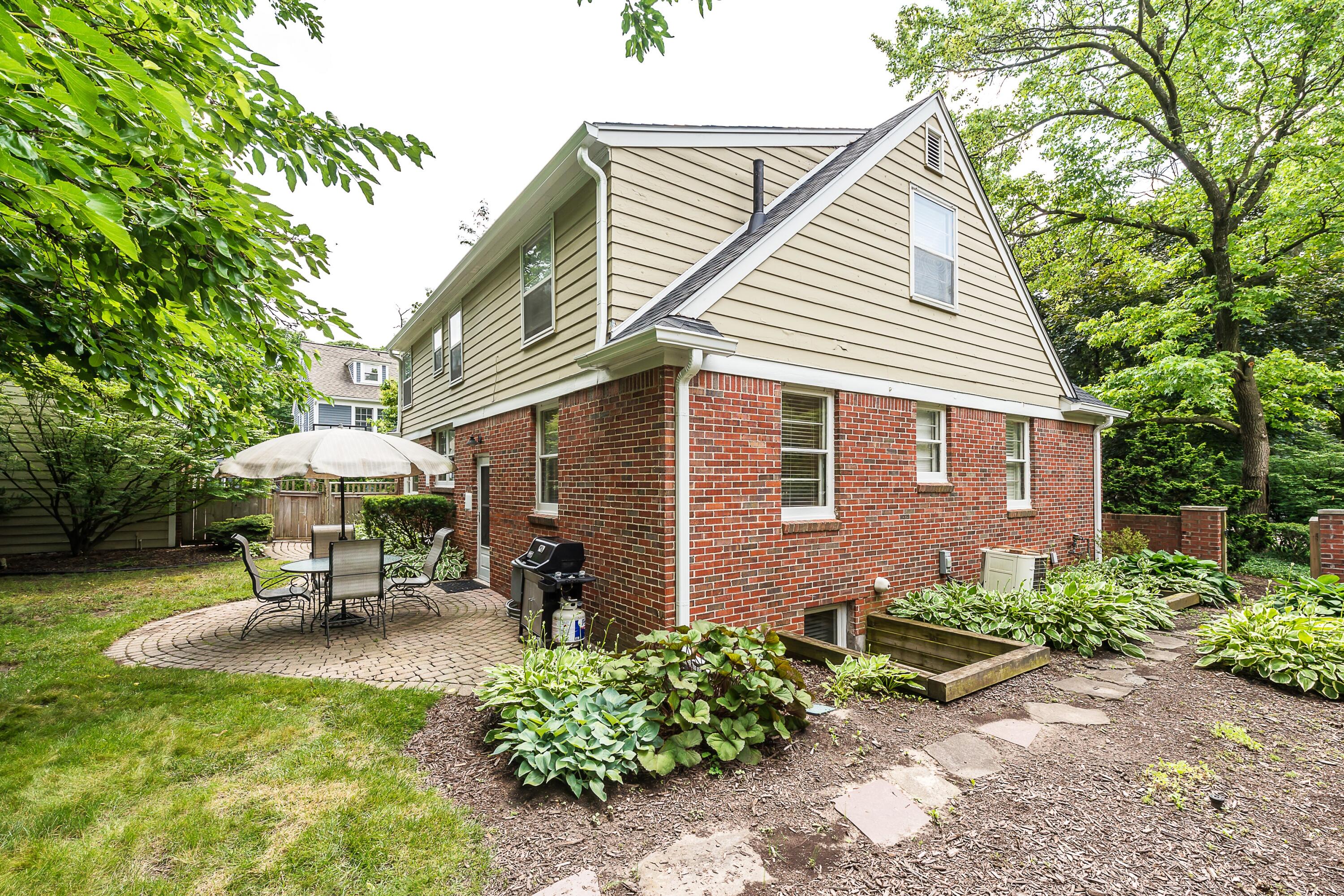 1925 Norway Road