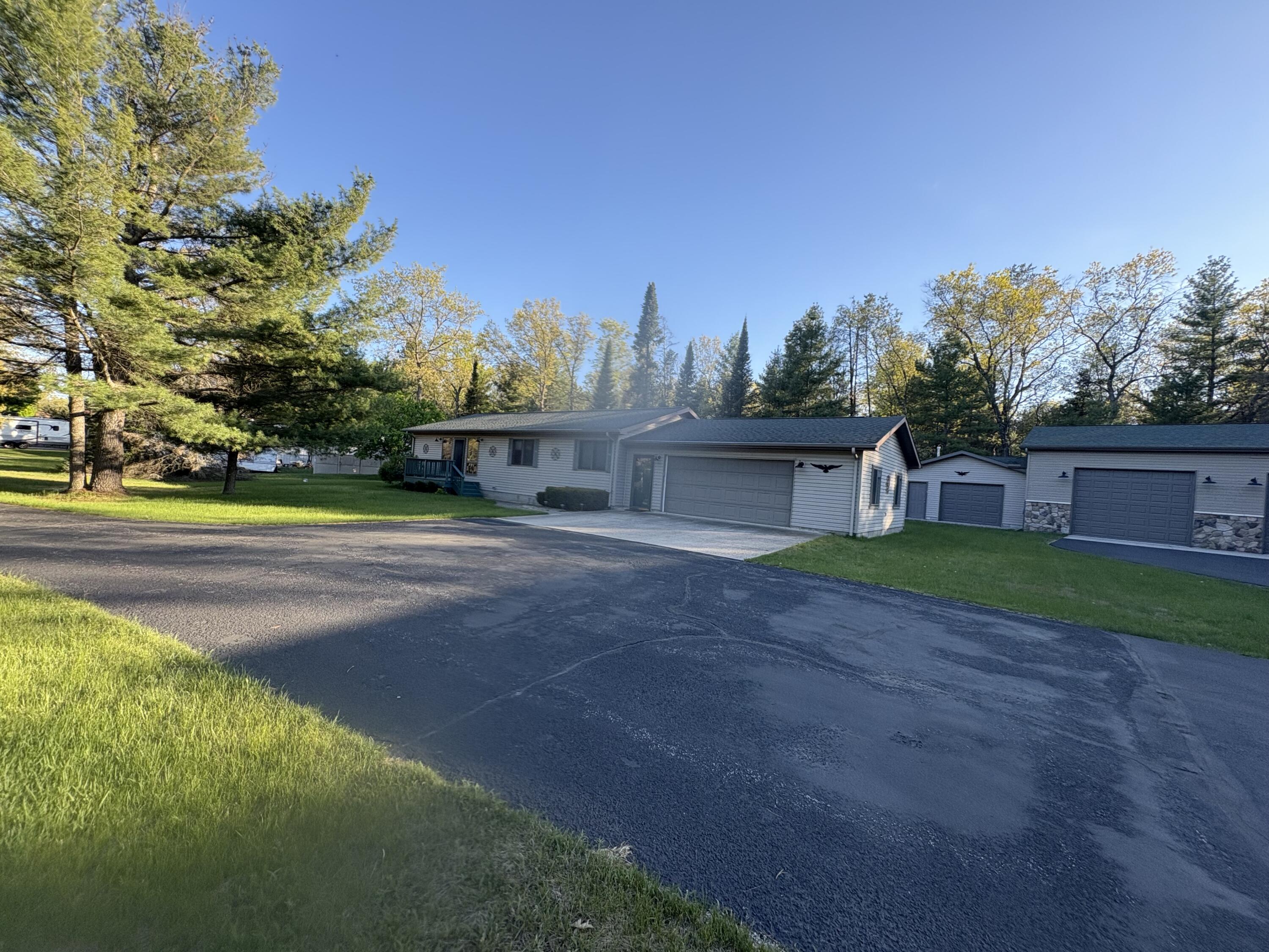 1995 Vaughn Road